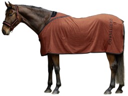 Odpocovací deka Covalliero A/W 2025 - cihlová 145cm